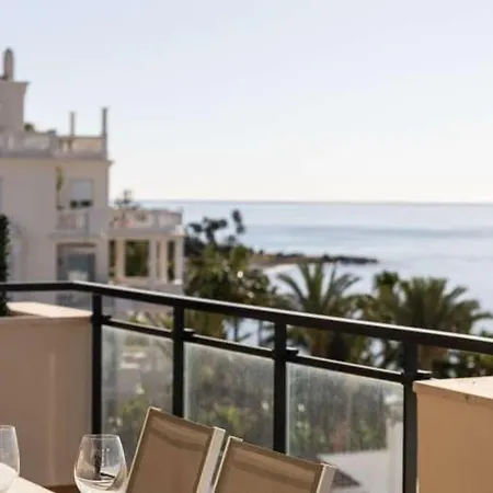 Cosmo Penthouse Sea Views 公寓 *