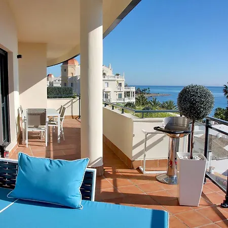 شقة Cosmo Penthouse Sea Views إِستيبونا
