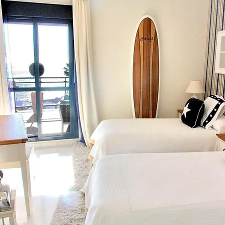 Cosmo Penthouse Sea Views * 埃斯特波纳